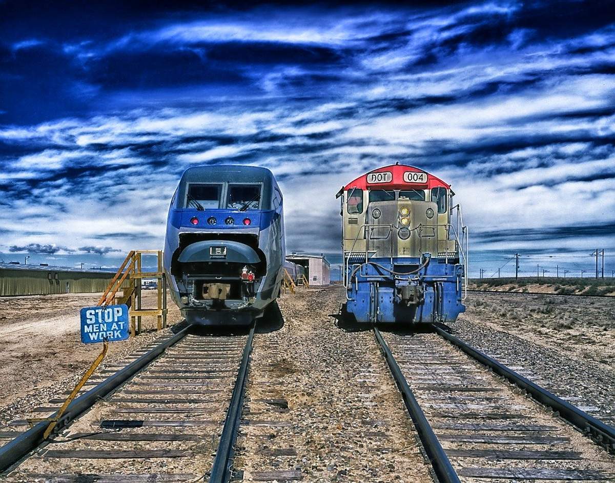 Замедление поезда. Локомотив Амтрак. Тепловоз Амтрак. Американский тепловоз Амтрак. Поезда Америки Amtrak
