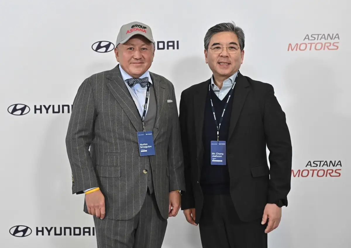 Глава «Астана Моторс» Нурлан Смагулов и президент Hyundai Motor Company Джэхун Чанг Глава «Астана Моторс» Нурлан Смагулов и президент Hyundai Motor Company Джэхун Чанг