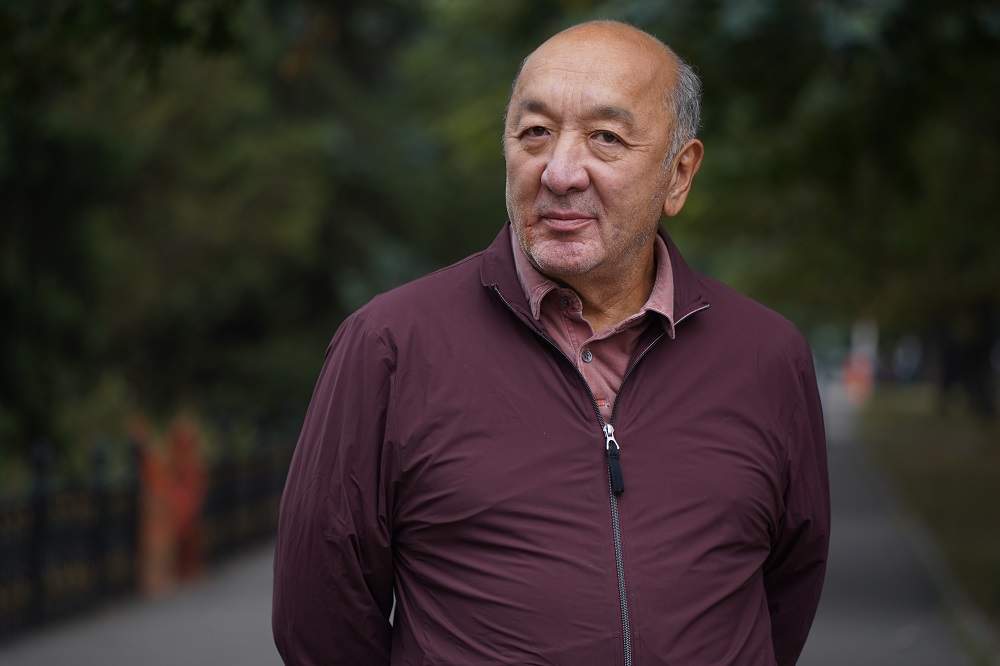 Екі трансвестит бір-бірін сиқыйды