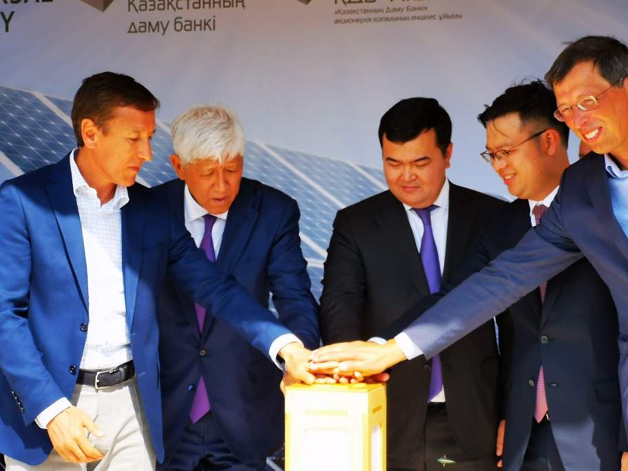 Жалаңаш Саша Бубнова Жалаңаш Саша Бубнова