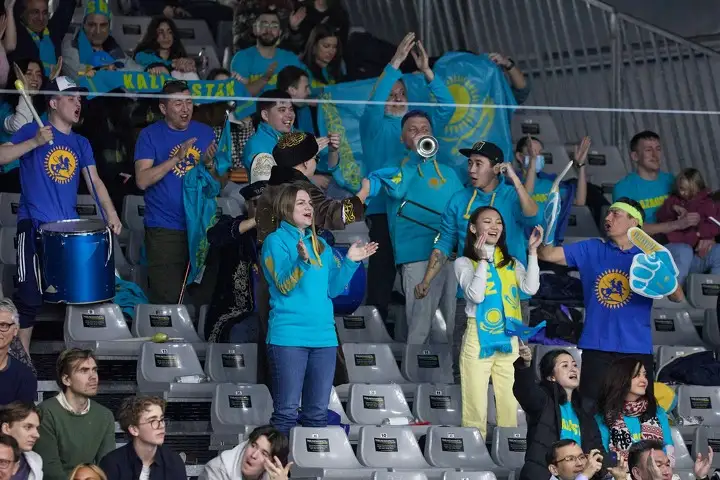 Вот так болеют фанаты сборной Казахстана