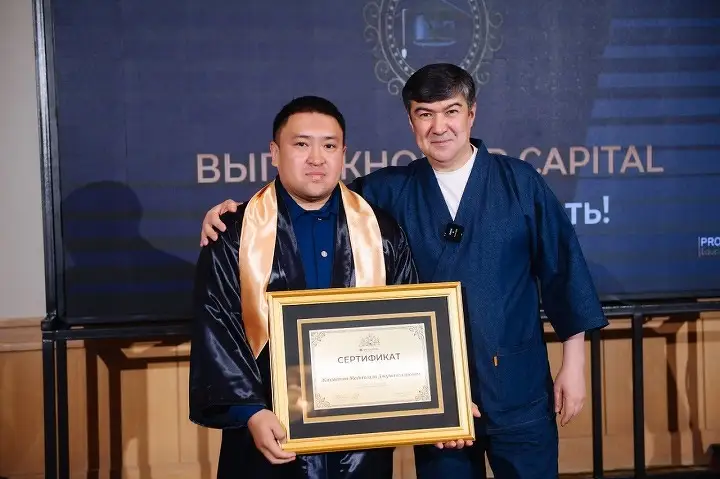 На выпускном в НR CAPITAl с Рифатом Абдурамановым 