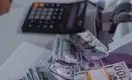 Казахстанцы кинулись снимать деньги с депозитов. И столкнулись с проблемами
