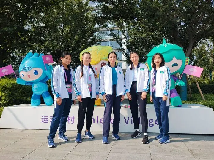 Женская сборная Казахстана в Ханчжоу (слева направо): Б. Асаубаева, Ж. Абдумалик, Д. Садуакасова, М. Камалиденова, А. Нурманова. Фото – 
