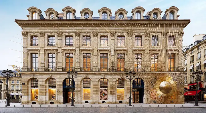 Магазин Louis Vuitton на Вандомской площади в Париже