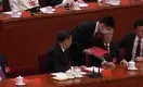 Почему бывшего главу Китая вывели со съезда Компартии
