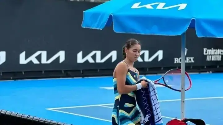  Асылжан Арыстанбекова – дебютантка юниорских турниров Большого шлема