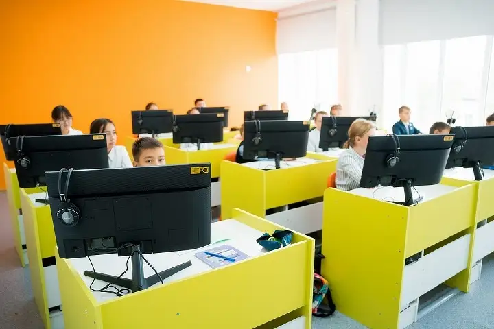 Такими теперь стали кабинеты информатики во всех школах проекта.