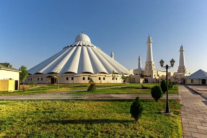 Мечеть имени Шейха Халифа Бен Заид Аль Нахаян  в Шымкенте