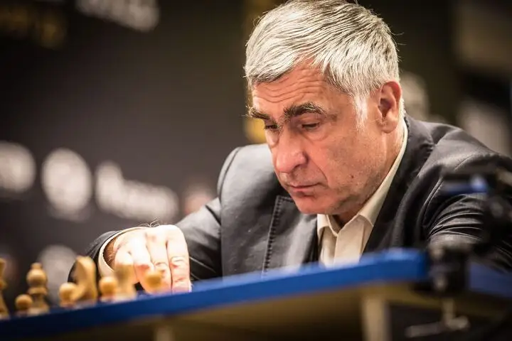54-летний Василий Иванчук (Украина) проиграл в 1/8 финала норвежцу Магнусу Карлсену