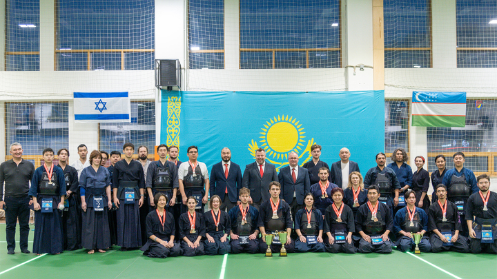 Участники и члены жюри VI чемпионата Центральной Азии по кендо