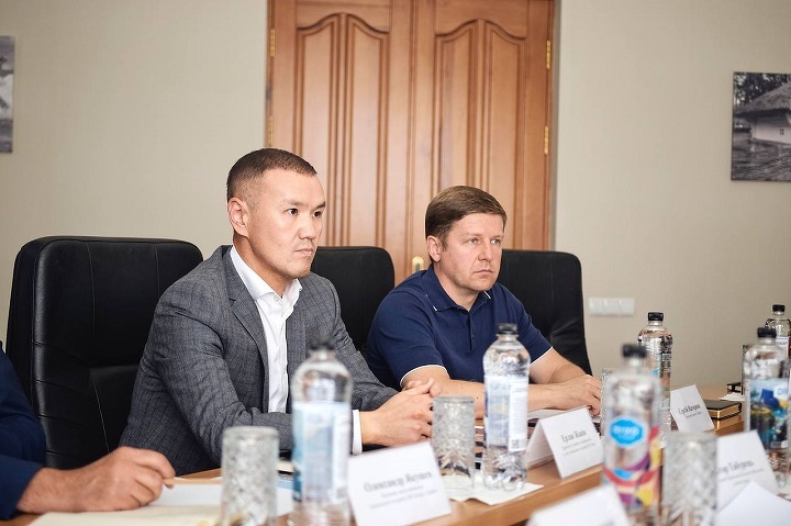Ерлан Жакин и Сергей Нагорняк Ерлан Жакин и Сергей Нагорняк