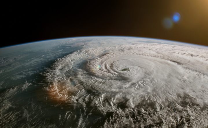 Спутниковый снимок тропического циклона, сделанный NASA