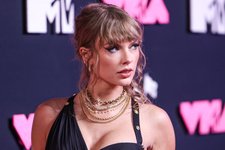 Тейлор Свифт на церемонии награждения MTV Video Music Awards в Нью-Арке (Нью-Джерси, США). Сентябрь 2023 года
