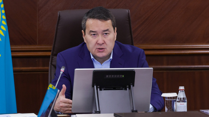 Алихан Смаилов Алихан Смаилов