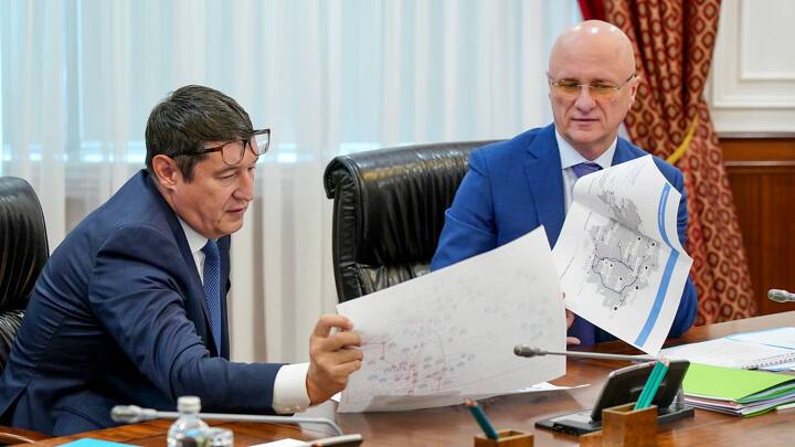 Министр энергетики Алмасадам Саткалиев и первый вице-премьер Роман Скляр
