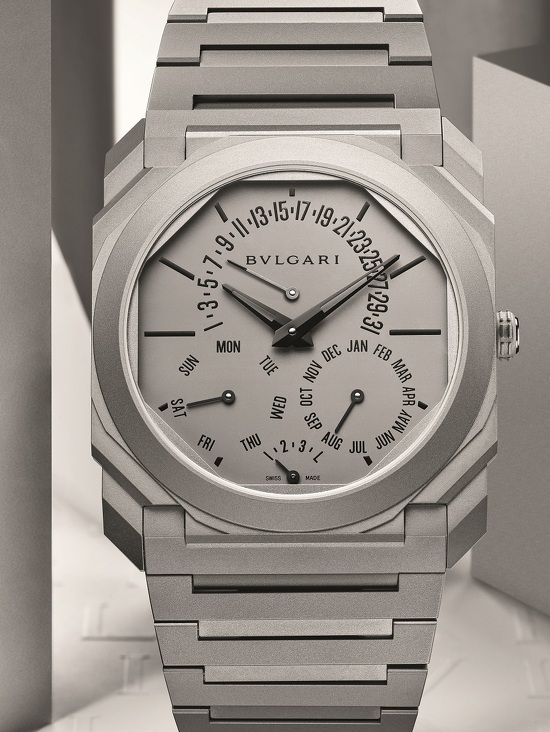 Часы Octo Finissimo Perpetual Calendar, в 2021 году удостоенные главного часового «Оскара» -  L'Aiguille d'Or de Grand Prix d'Horlogerie de Geneve («Золотая стрелка» Женевского Гран-при часового искусства)