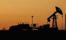 В Казахстане остановили добычу на крупных месторождениях нефти