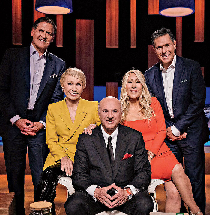 Инстинкт охотника
(слева направо) Постоянные судьи Shark Tank, звездные предприниматели Марк Кьюбан, Барбара Коркоран, Кевин О’Лири и Лори Грейнер с гостем, инвестором Дэниелом Любецки, основателем сети баров Kind, во время 13-го сезона шоу. Инстинкт охотника
(слева направо) Постоянные судьи Shark Tank, звездные предприниматели Марк Кьюбан, Барбара Коркоран, Кевин О’Лири и Лори Грейнер с гостем, инвестором Дэниелом Любецки, основателем сети баров Kind, во время 13-го сезона шоу.