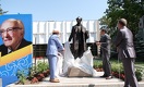 Наш милый доктор снова в городе: в Алматы установили скульптуру Юрия Померанцева