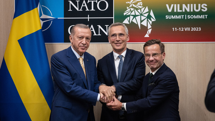 Президент Турции Реджеп Тайип Эрдоган, генсек НАТО Йенс Столтенберг и премьер-министр Швеции Ульф  Кристерссон
