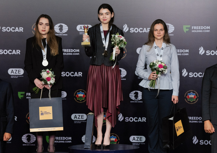 Трио призёров Кубка мира-2023 по шахматам среди женщин (слева направо: Салимова, Горячкина, Музычук