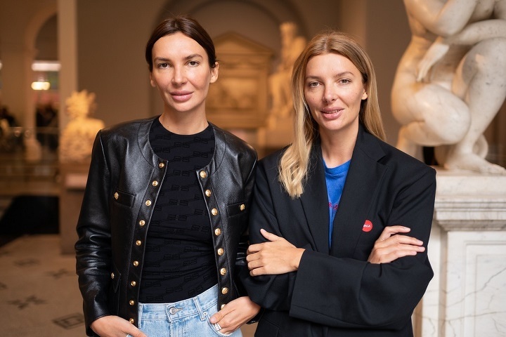 Юлия и Дарья Бурковские 