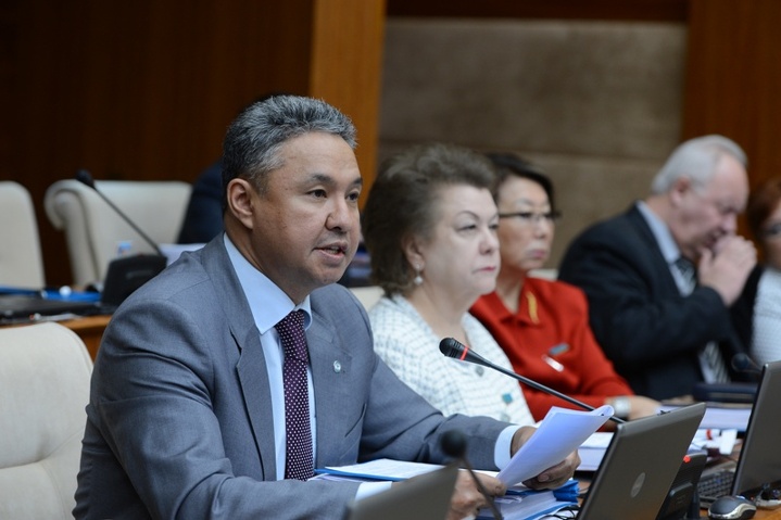 Азат Перуашев Азат Перуашев