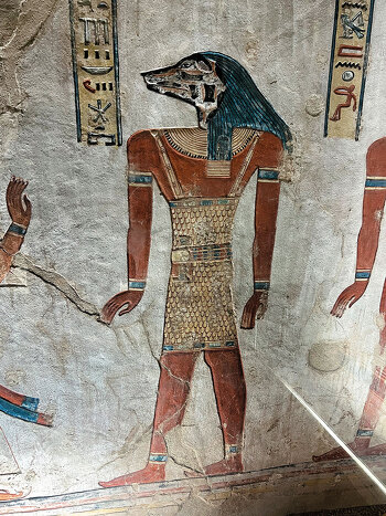 В одной из гробниц Города мёртвых близ Луксора