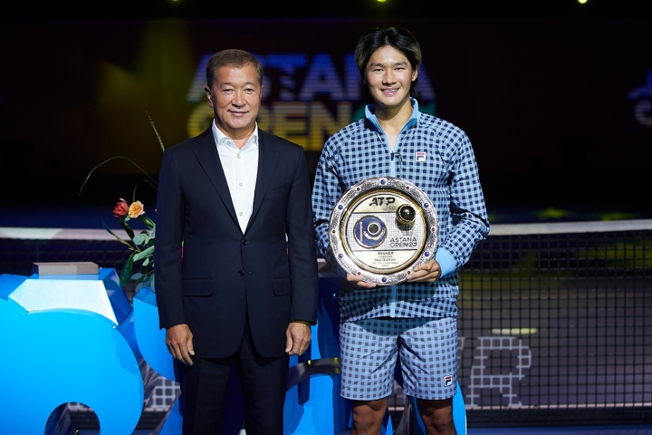 Президент федерации тенниса Казахстана и Сун-Ву Квон