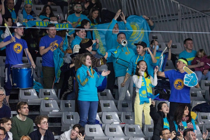 Вот так болеют фанаты сборной Казахстана