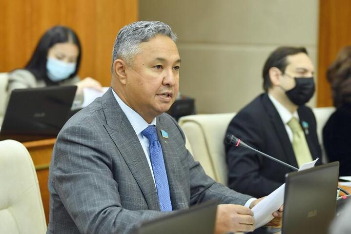 Азат Перуашев
