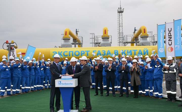 Церемония начала экспорта казахстанского газа в КНР.
ГИС «Акбулак», 2017 год
