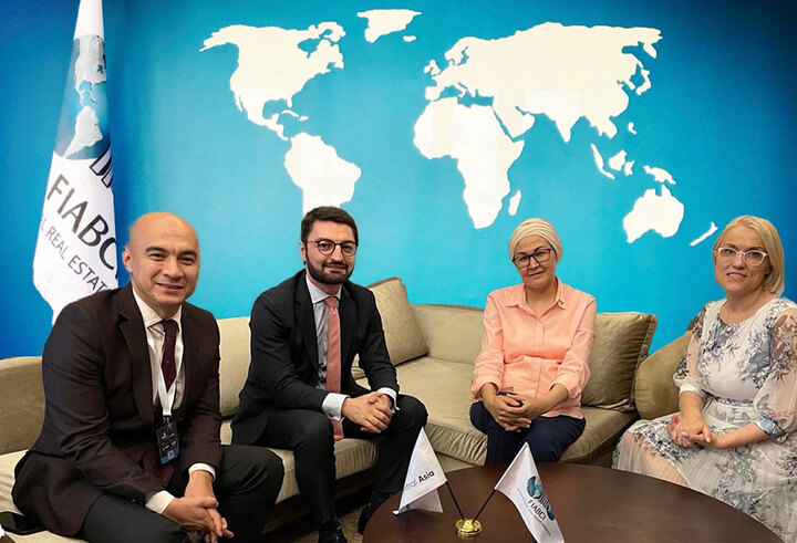 Президент FIABCI - Central Asia Константин Елисеев, генеральный секретарь FIABCI Нарек Аракелян, генеральный секретарь FIABCI - Central Asia Алия Серикбаева, генеральный секретарь FIABCI - Украина Катерина Пилипчук.
Ташкент. Май 2021 г. Президент FIABCI - Central Asia Константин Елисеев, генеральный секретарь FIABCI Нарек Аракелян, генеральный секретарь FIABCI - Central Asia Алия Серикбаева, генеральный секретарь FIABCI - Украина Катерина Пилипчук.
Ташкент. Май 2021 г.