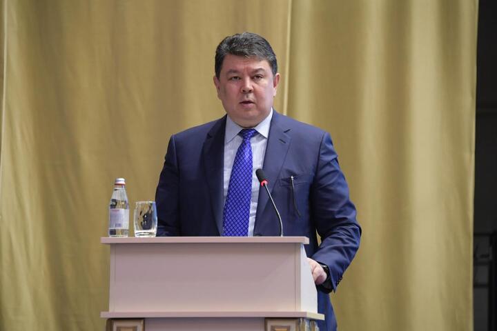 Канат Бозумбаев