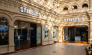 Samsung остановит поставки техники в Россию, LVMH закрывает магазины по стране