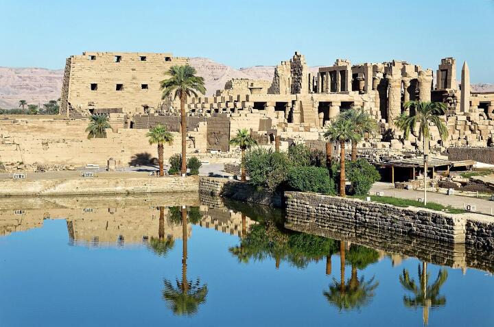 Карнакский храм и озеро фараонов