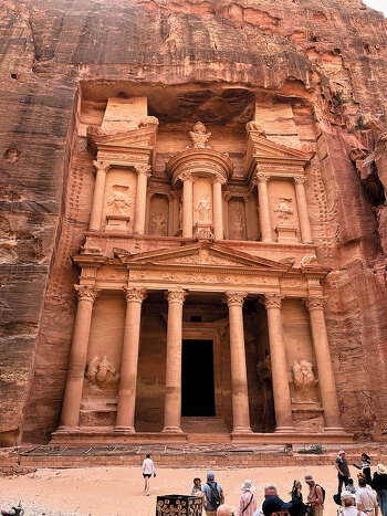 Эль-Хазне, Петра