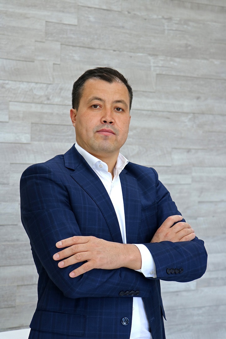 генеральный директор компании Жандос Калдибаев 