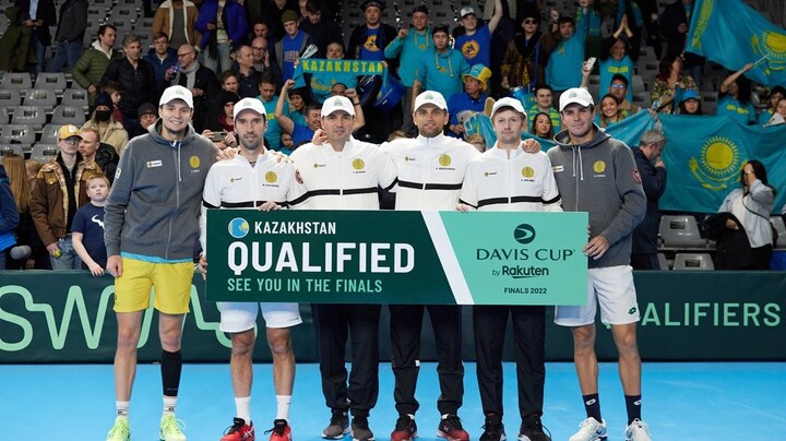 Мужская сборная Казахстана (слева направо): Бублик, Кукушкин, Щукин (капитан), Недовесов, Голубев и Попко
