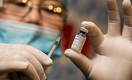 Обязательную вакцинацию и ПЦР-тестирование введут для ряда работников в Казахстане