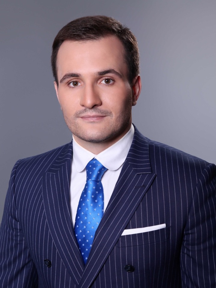 Максим Батурин