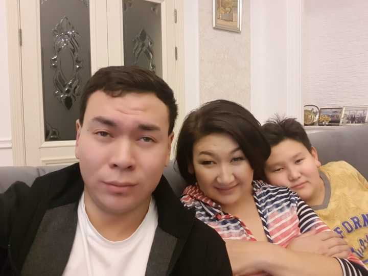 Ляззат Ибрагимова с детьми