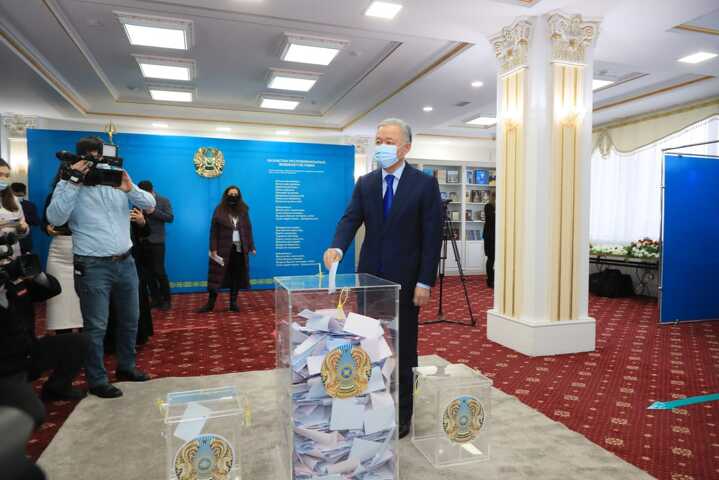 Председатель мажилиса парламента Республики Казахстан Нурлан Нигматулин 