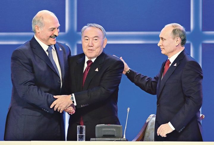 29 мая 2014 года в Астане президенты России, Белоруссии и Казахстана подписали договор о Евразийском экономическом союзе (ЕАЭС) 29 мая 2014 года в Астане президенты России, Белоруссии и Казахстана подписали договор о Евразийском экономическом союзе (ЕАЭС)