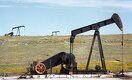 Нефтяные котировки снижаются из-за переноса встречи ОПЕК+