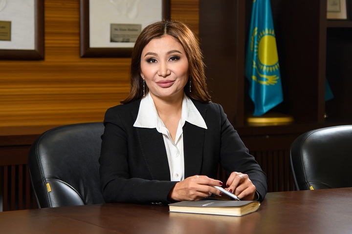 Динара Искакова.