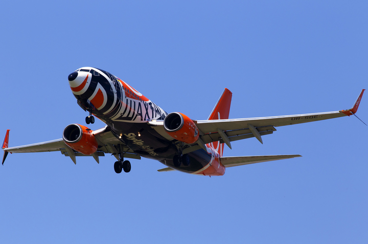 Самолёт SkyUP в специальной ливрее футбольного клуба «Шахтёр».