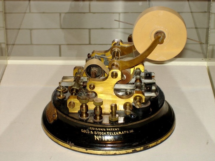 Один из первых тикерных аппаратов