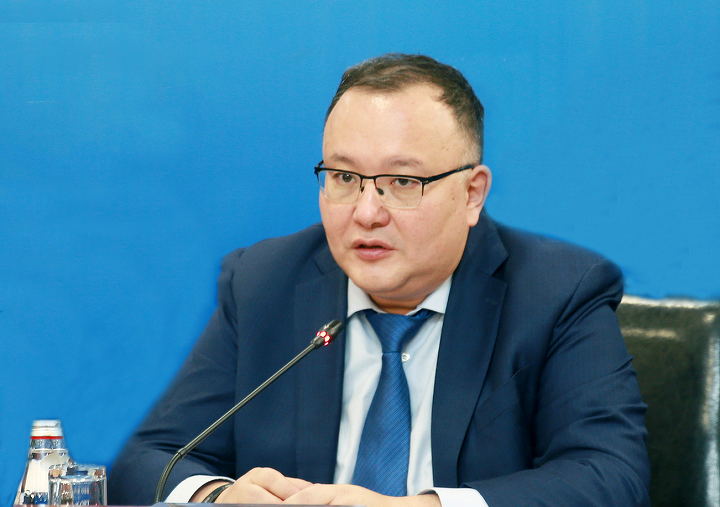 Куанышбек Есекеев